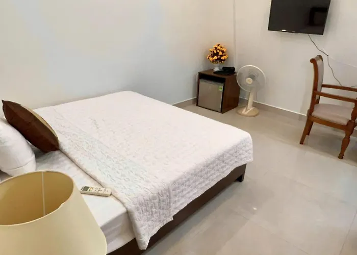 Lakeside Venuestay Villa Ha Long